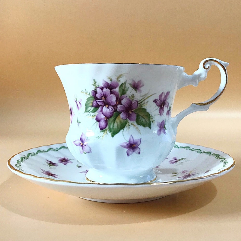 Queen's Fine Bone China Teacup & Saucer Set. Floral Violet Purple Motif. Rosina